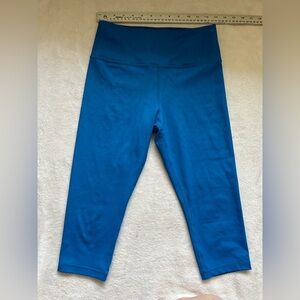 Zyia Blue Cropped Leggings​